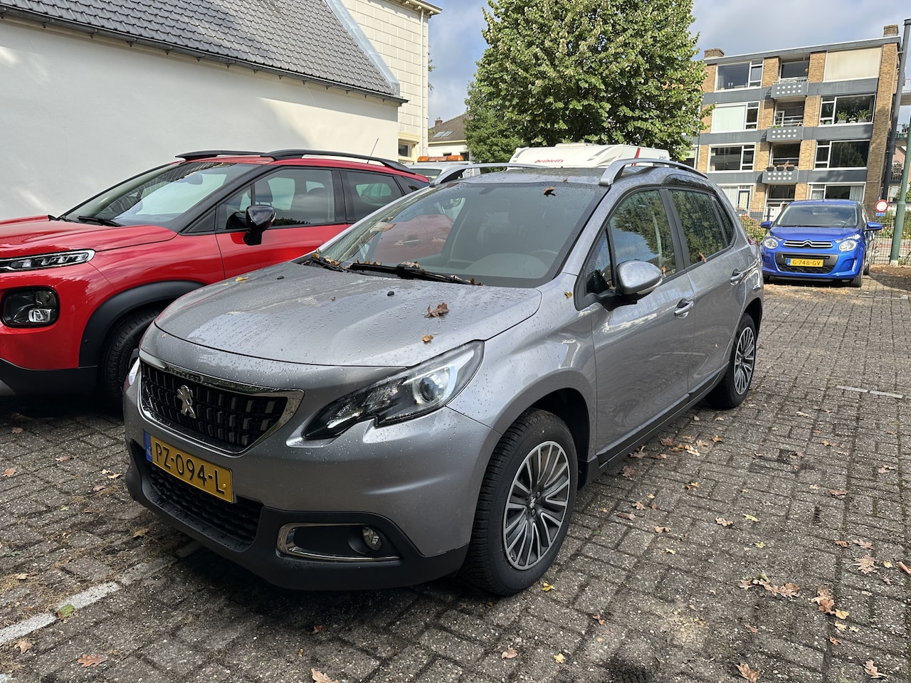 Peugeot 2008 - 1.2 PureTech Automaat Blue Lion All-in Prijs Airco/Cruise/Navi/Carplay/Android auto/Parkee - AutoWereld.nl
