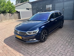 Volkswagen Passat Variant - 1.6 TDI Highline Automaat Panoramadak CarPlay
