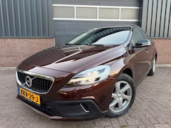 Volvo V40 Cross Country - 1.5 T3 152PK Summum Leder PDC voor + achter Navi Cruise