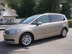 Volkswagen Touran - 1.0 TSI Highline Business R 7pers Navi Pdc Lm Velgen