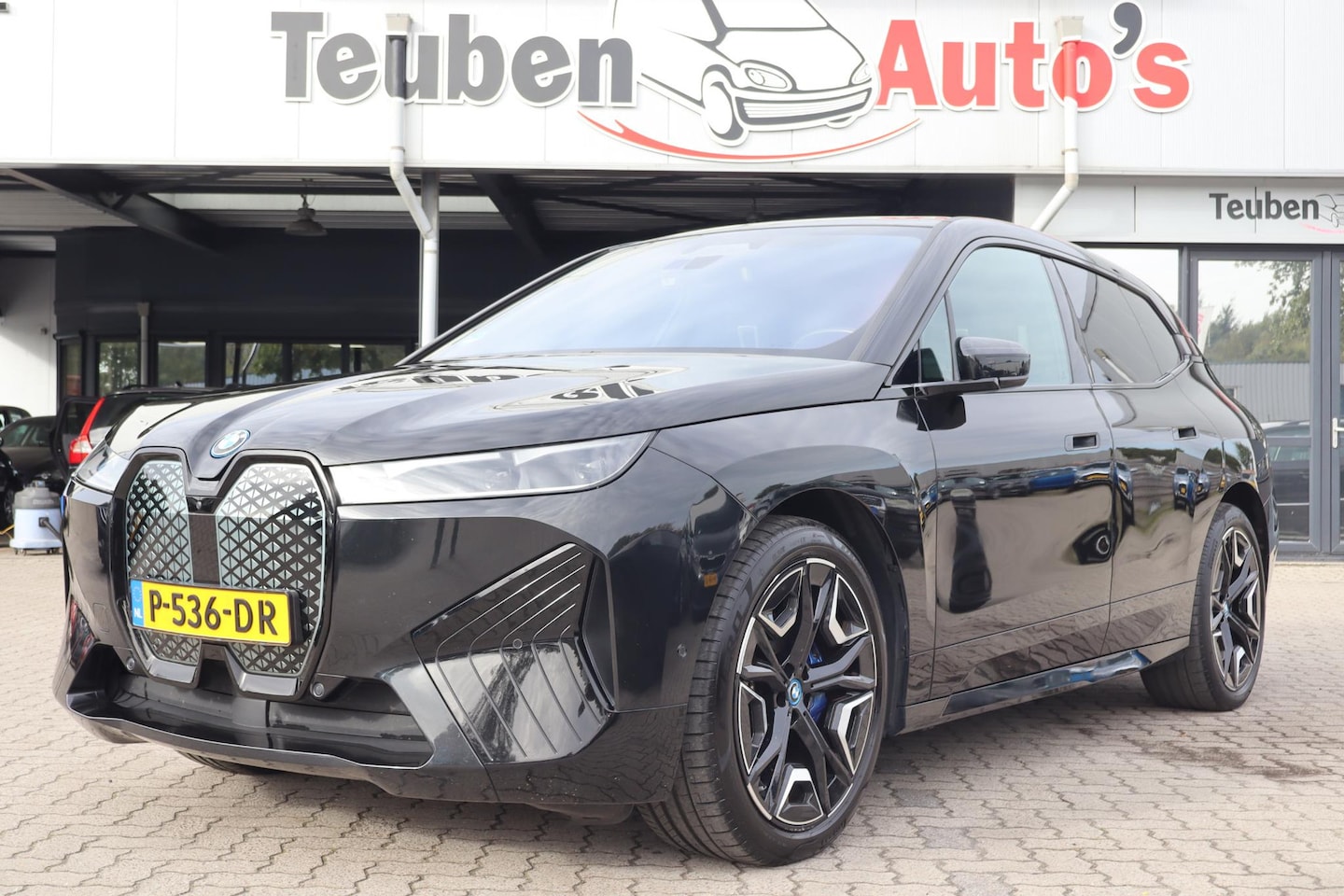 BMW iX - xDrive50 High Executive 112 kWh | SOH 92,8% | Laser | Harman-Kardon | CoPilot Pack | Sky L - AutoWereld.nl