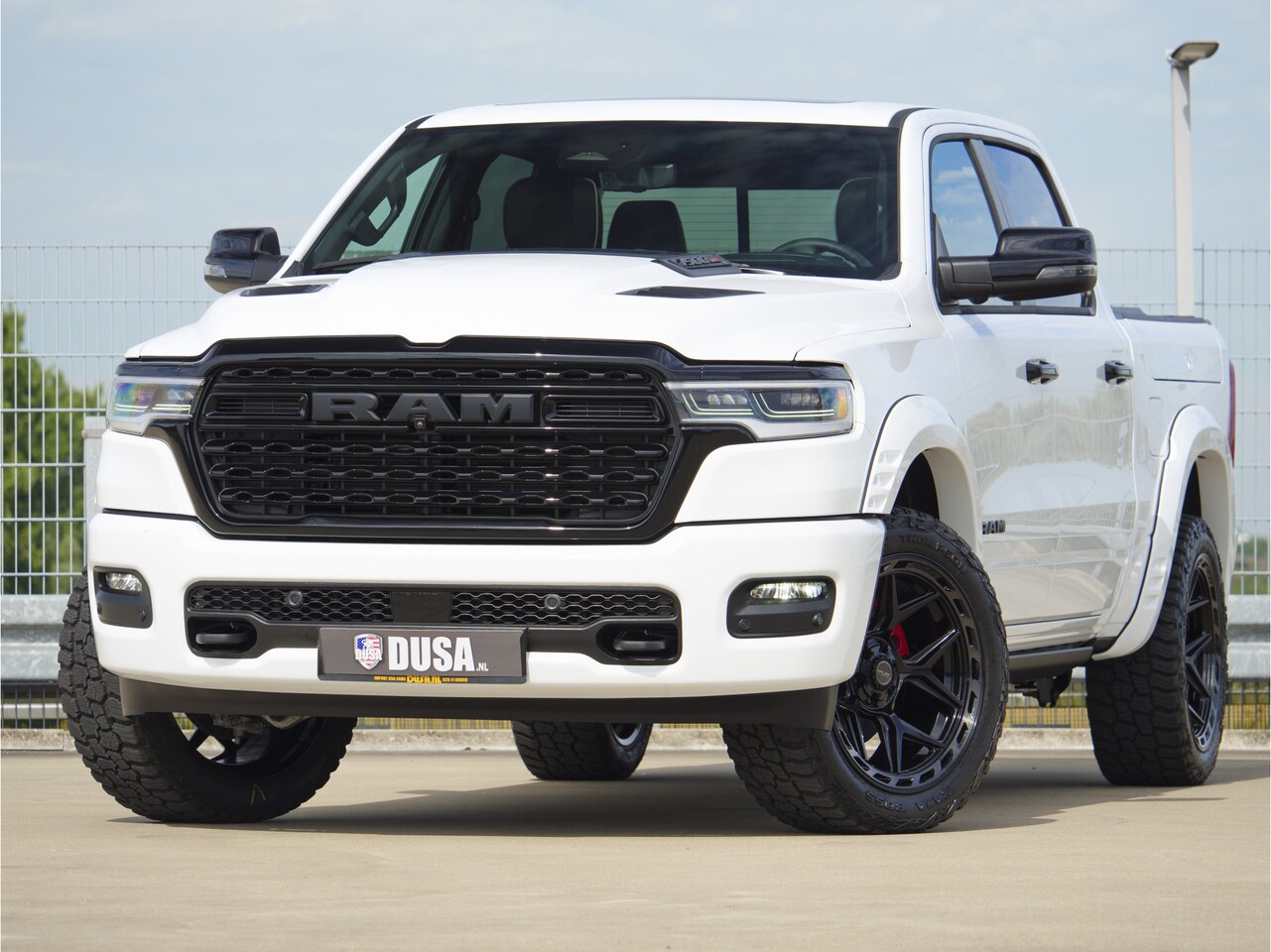 Dodge Ram 1500 - | Limited | Night | 3.0L Twin-Turbo I6 | High Output | Passenger Display | 14,4 Touch Scre - AutoWereld.nl