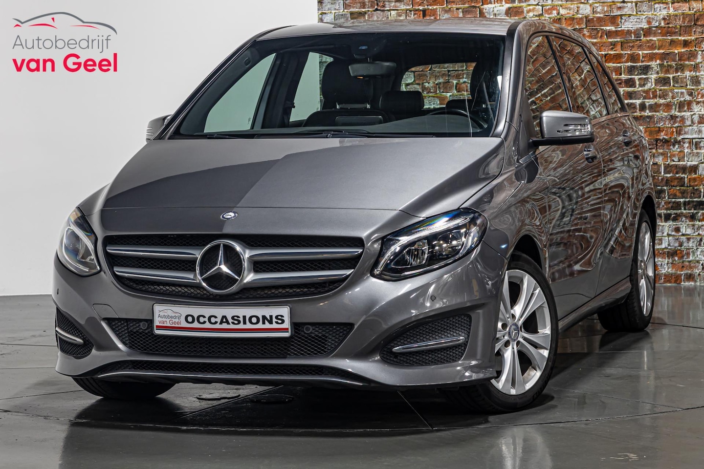 Mercedes-Benz B-klasse - 180 Ambition I Trekhaak I Cruise controle - AutoWereld.nl