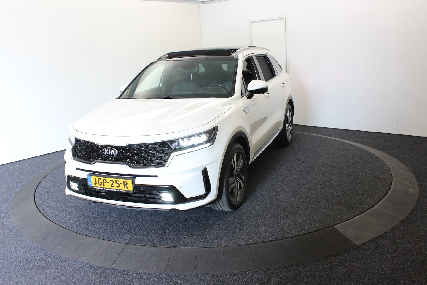 Kia Sorento - 1.6 T-GDI Plug-in Hybrid 4WD Executive Trekh Pano Bose leder Donkere hemel - AutoWereld.nl