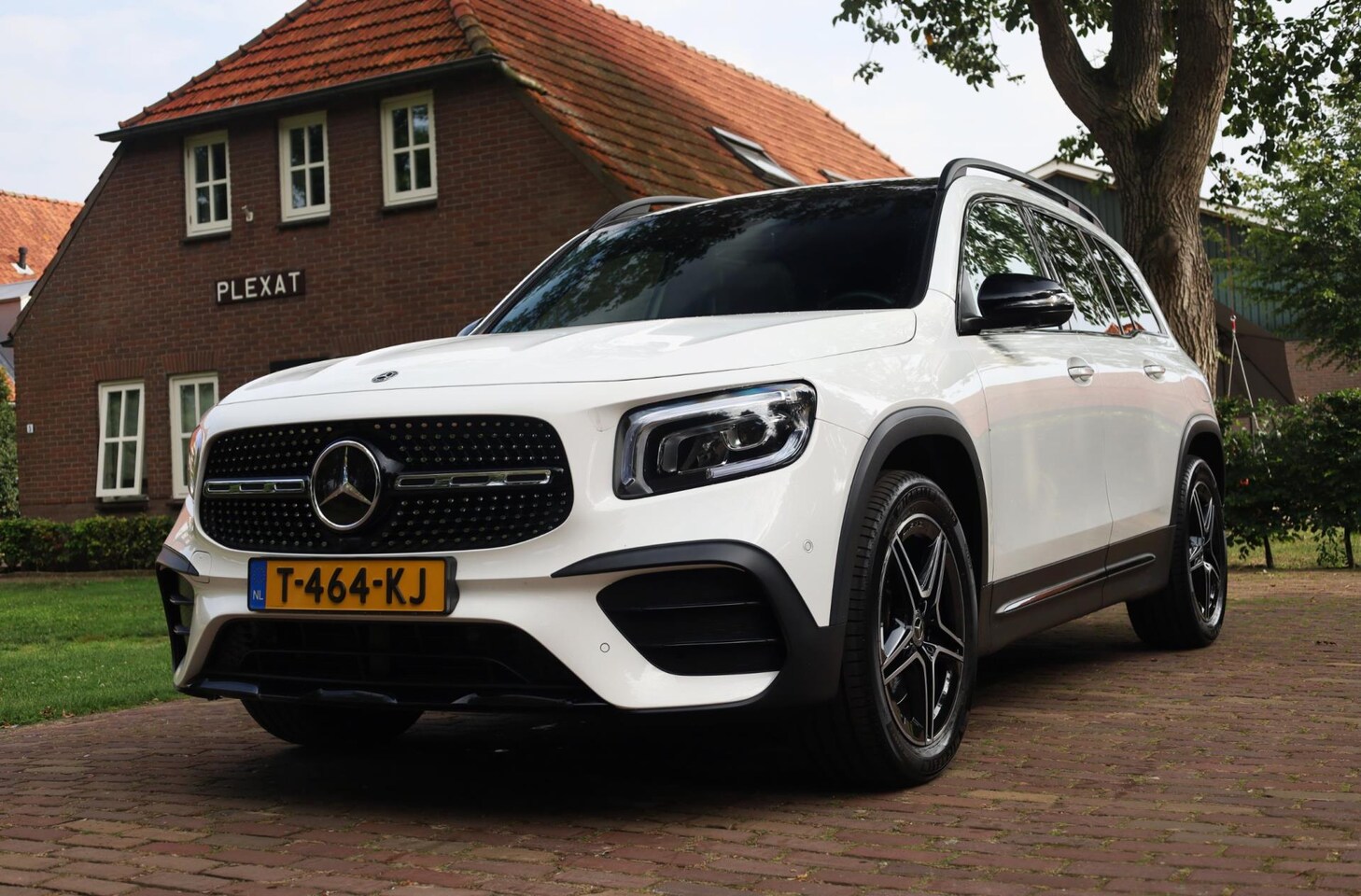 Mercedes-Benz GLB - 250 4MATIC Premium Plus Aut. | DISTRONIC PLUS | PANORAMA | MEMORY STOELEN | Premium sound - AutoWereld.nl