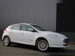 Ford Focus - Titanium 100% Electric 23kw/ Leder/Camera/LED/Cruise/17"