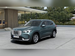 BMW iX1 - eDrive20 Pure Edition / Adaptieve LED / Comfort Access / Parking Assistant / Stoelverwarmi
