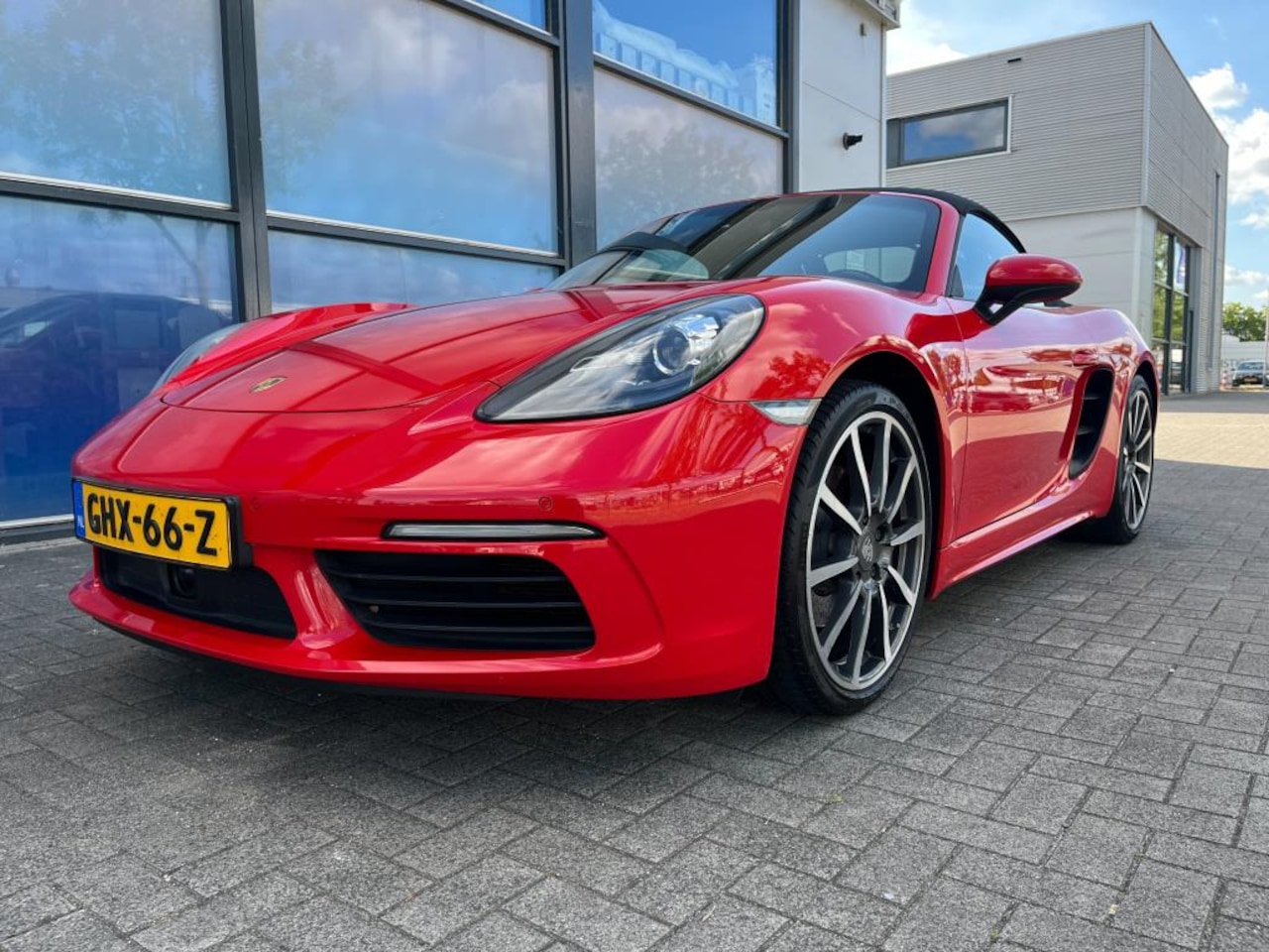 Porsche 718 Boxster - 2.0 Twee jaar volledige approved Garantie - AutoWereld.nl