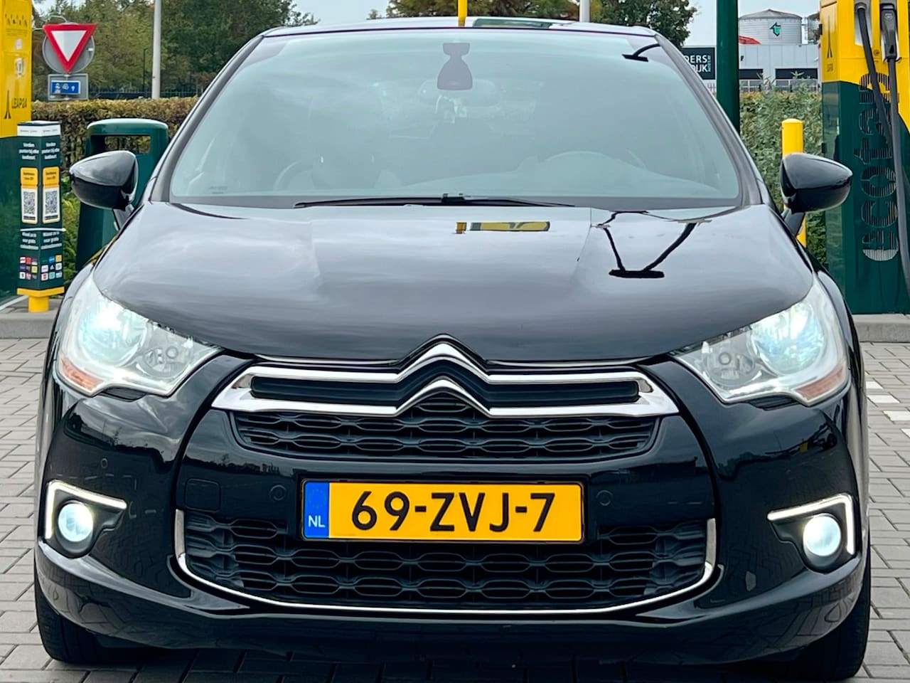 Citroën DS4 - 1.6 VTi Business MASSAGE/NAVI/CRUISE - AutoWereld.nl