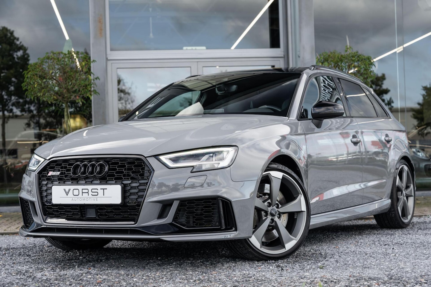Audi RS3 - 2.5 TFSI quattro B&O Keyless Pano Schaalstoel ACC - AutoWereld.nl