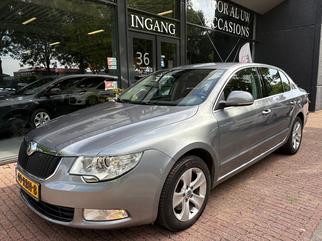 Skoda Superb - 1.8 TSI Ambition Clima/Cruise/PDC/Trekhaak/NAP - AutoWereld.nl