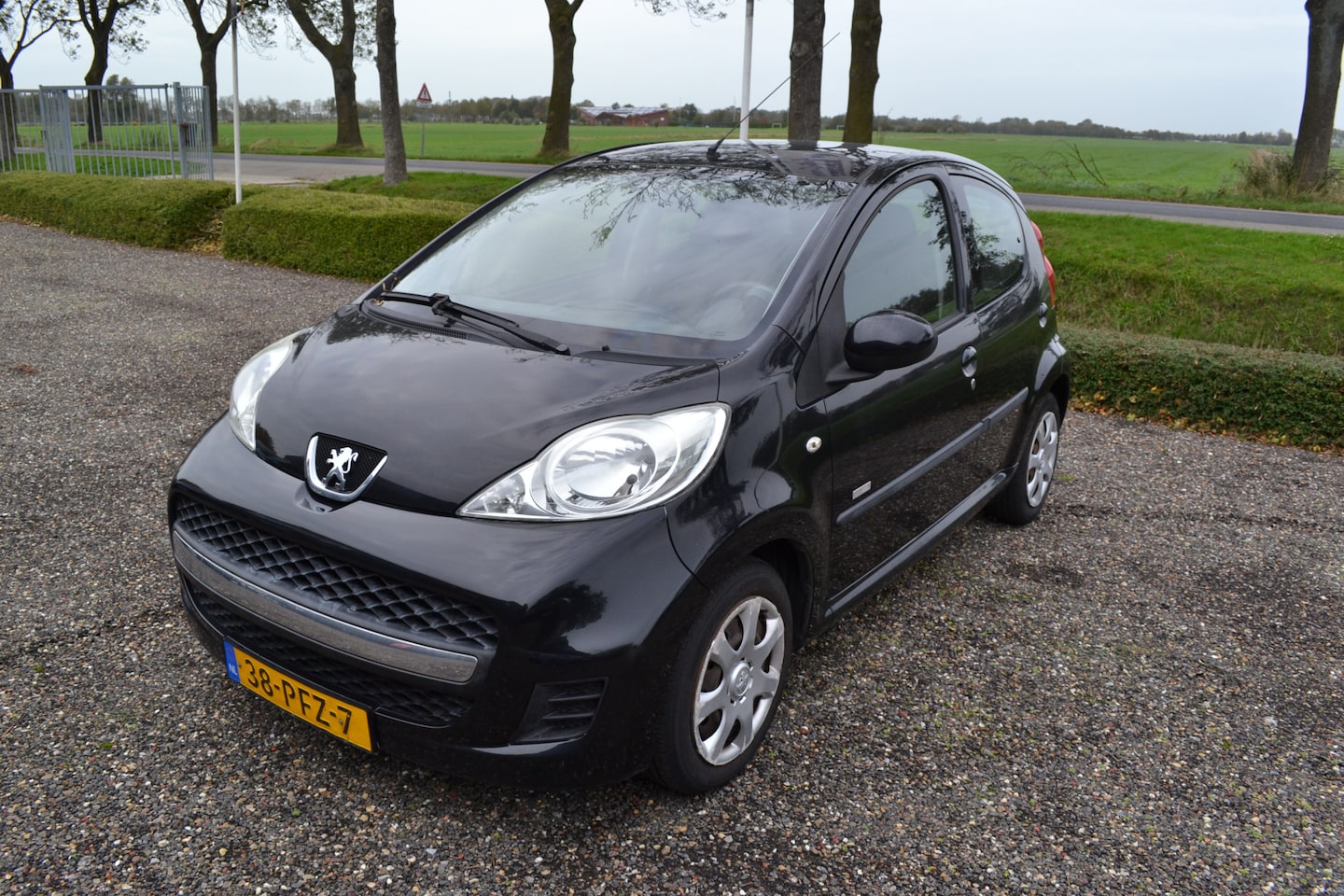 Peugeot 107 - 1.0-12V Millesim 200 Airco - AutoWereld.nl