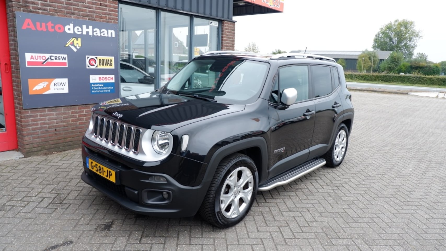 Jeep Renegade - 1.4 M.Air Lim. Leder/Trekhaak/Keyless/Sidesteps/Stoelverw./Stuur - AutoWereld.nl