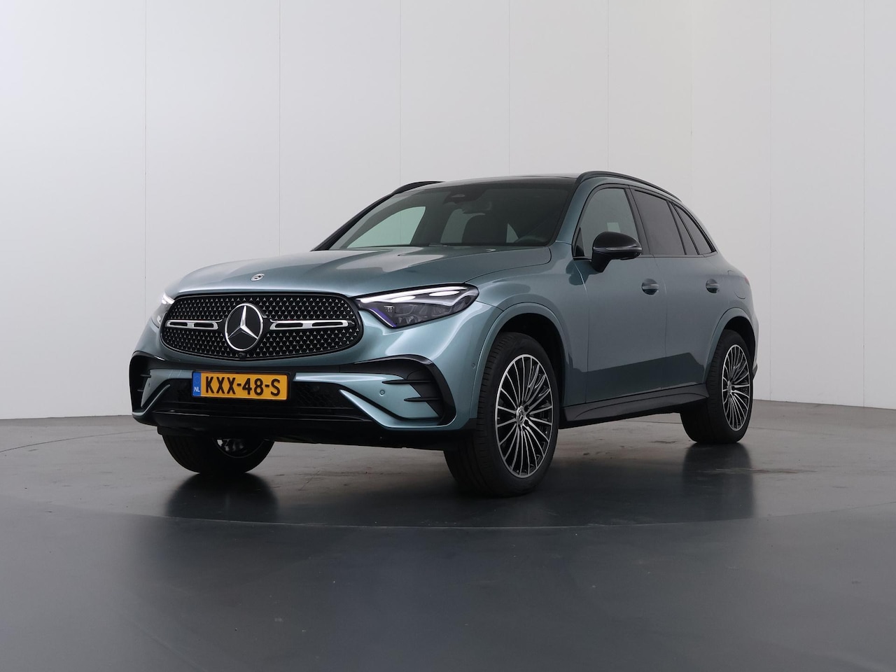 Mercedes-Benz GLC-klasse - 300e 4MATIC Business Solution AMG | Night | Premium pakket | Panoramaschuifdak | Trekhaak - AutoWereld.nl