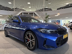 BMW 3-serie Touring - 330i M Sportpakket Pro, NL Auto, Panoramadak, H&K
