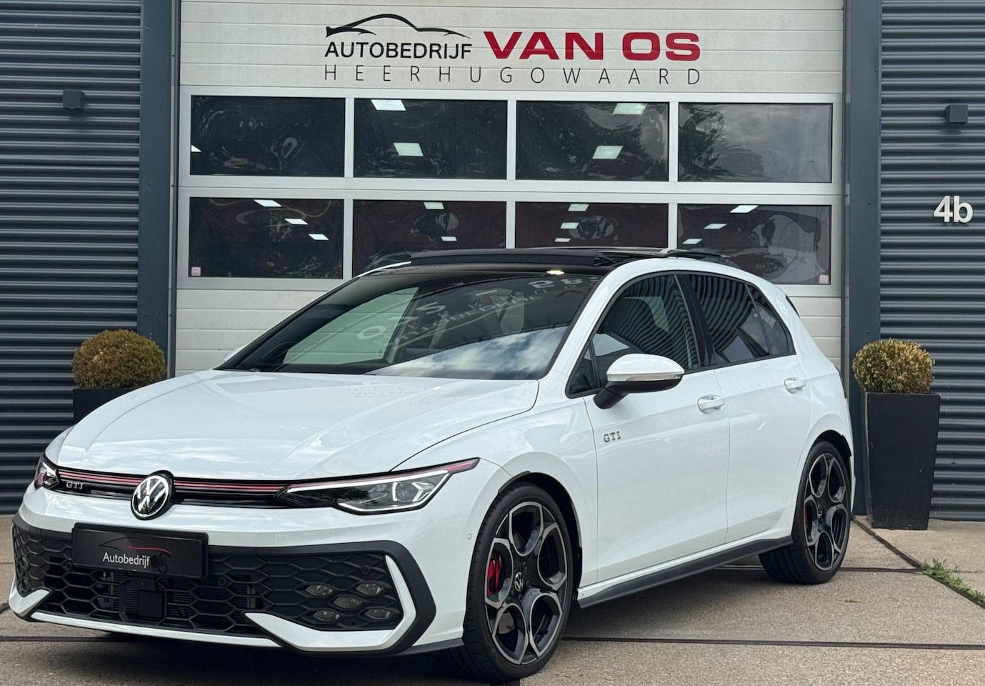 Volkswagen Golf - 8.5 2.0 TSI GTI l 265pk l 360 camera l Panoramadak l Voll - AutoWereld.nl