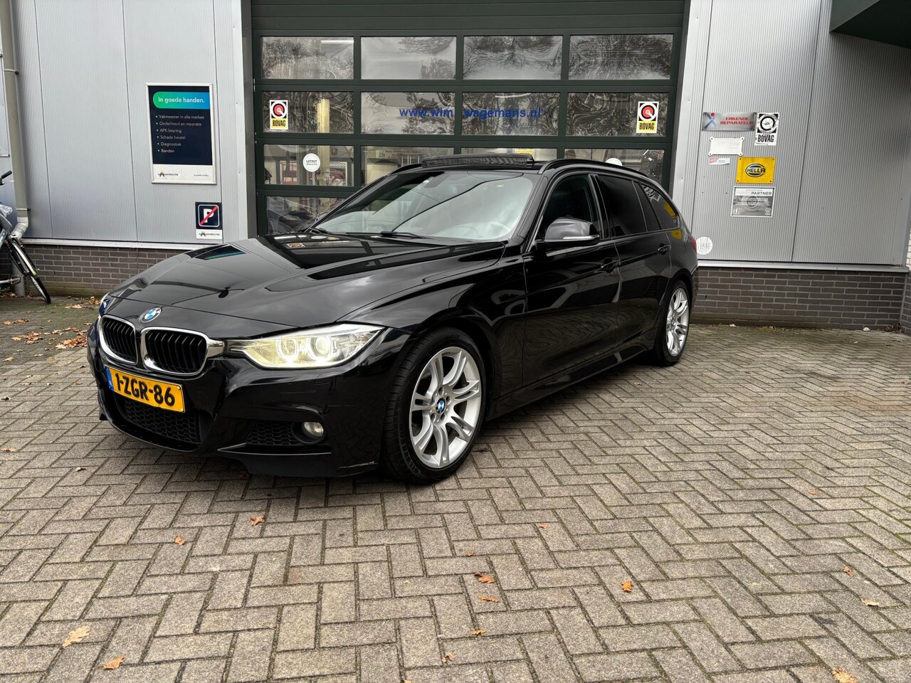 BMW 3-serie Touring - 320i High Executive 320i High Executive - AutoWereld.nl