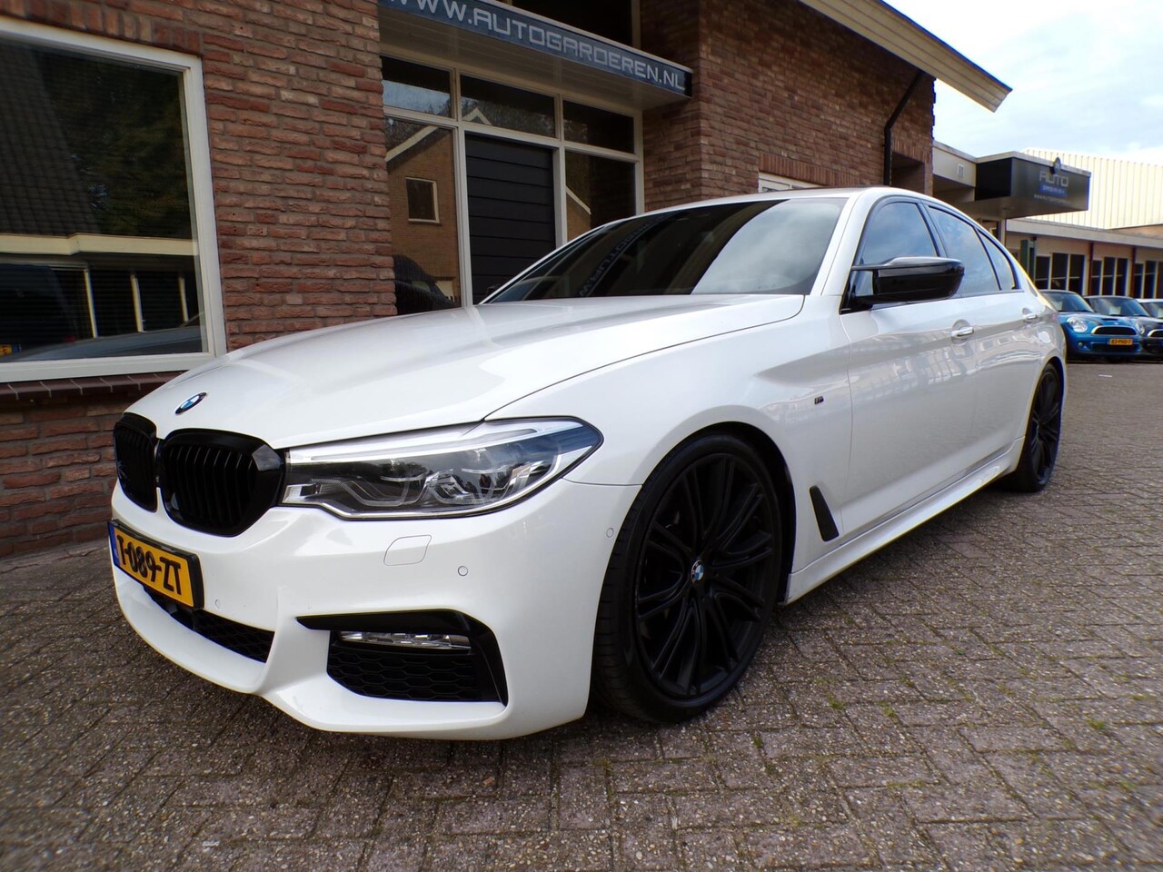 BMW 5-serie - 530d High Executive Automaat / M Pakket / Leder / Navi / Schuifdak / Head Up - AutoWereld.nl