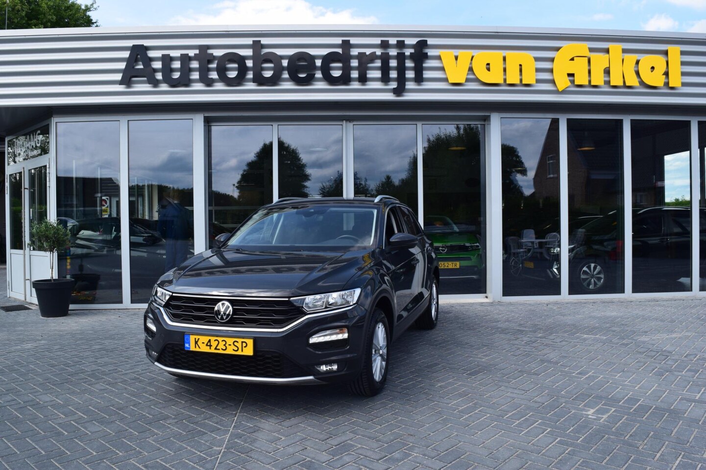Volkswagen T-Roc - 1.5 TSI Style Business van camera el achterklep - AutoWereld.nl