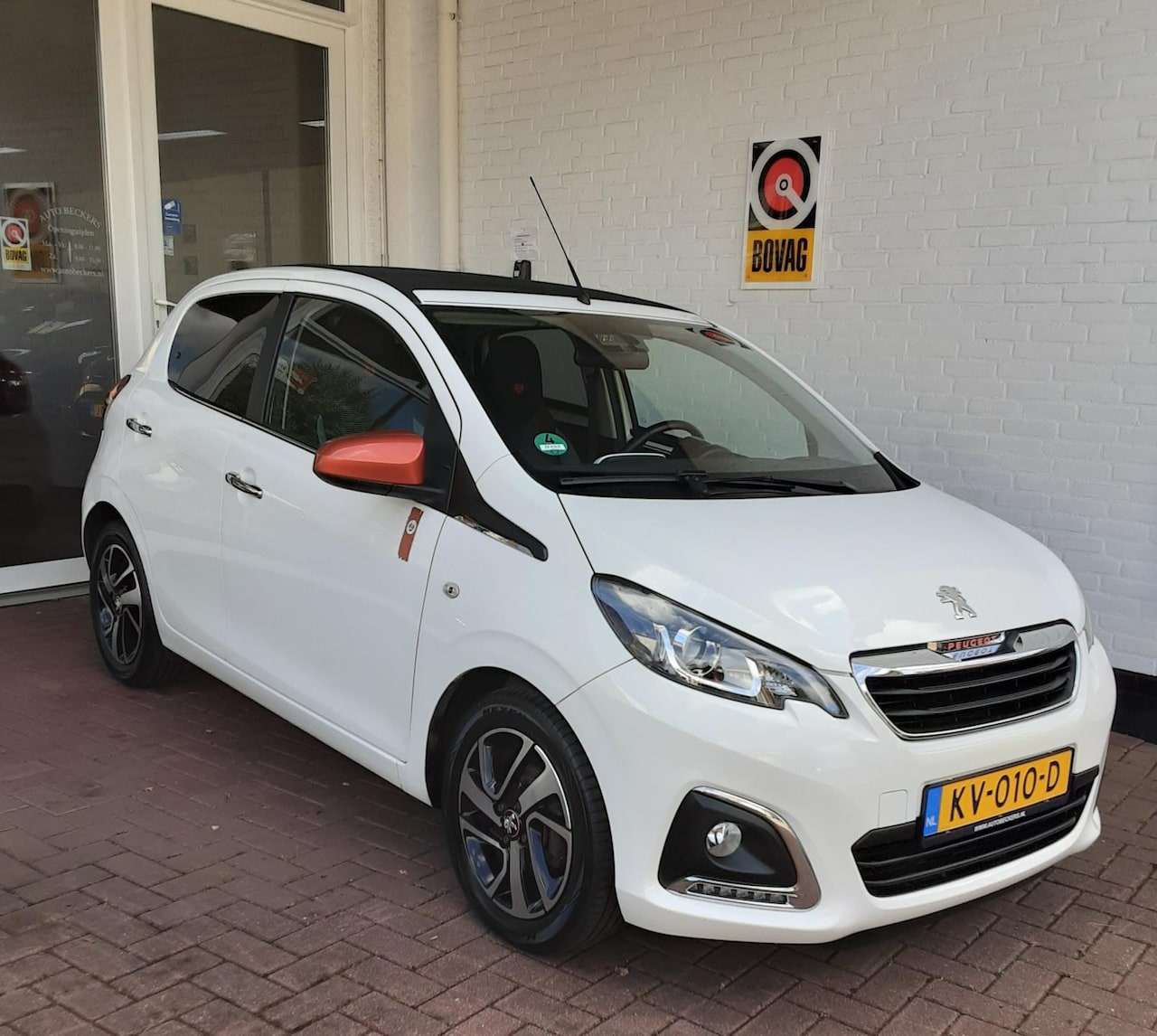 Peugeot 108 - 1.2 CABRIO TOP! Roland Garros *DISTR.RIEM V.V. / CABRIO /CRUISE CONTROL* - AutoWereld.nl