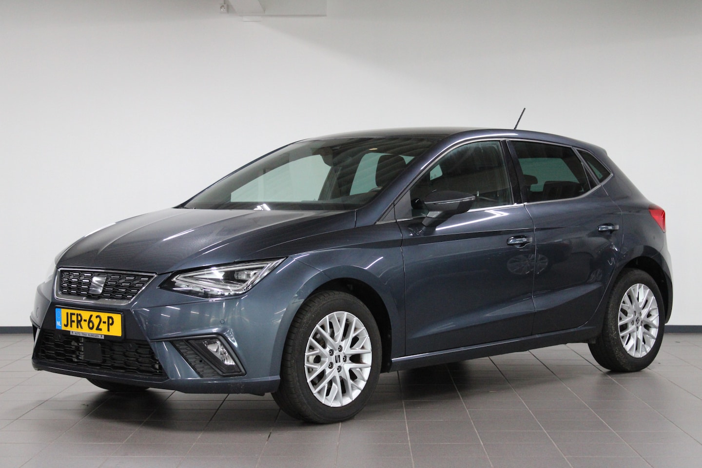 SEAT Ibiza - 1.0 EcoTSI Xcellence 115pk 5 jaar garantie / Keyless / Full led / 16'' LMV / Camera / - AutoWereld.nl