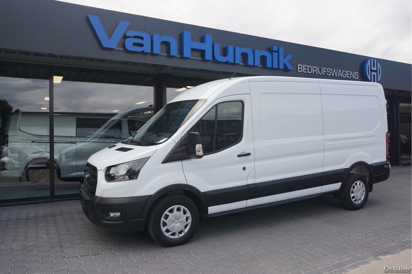 Ford Transit - 350L 130PK AUT L3H2 BPM VRIJ!! 12" Sync 4 Navi, Camera, 270° Deur, 230V Omvormer!! NR. A79 - AutoWereld.nl