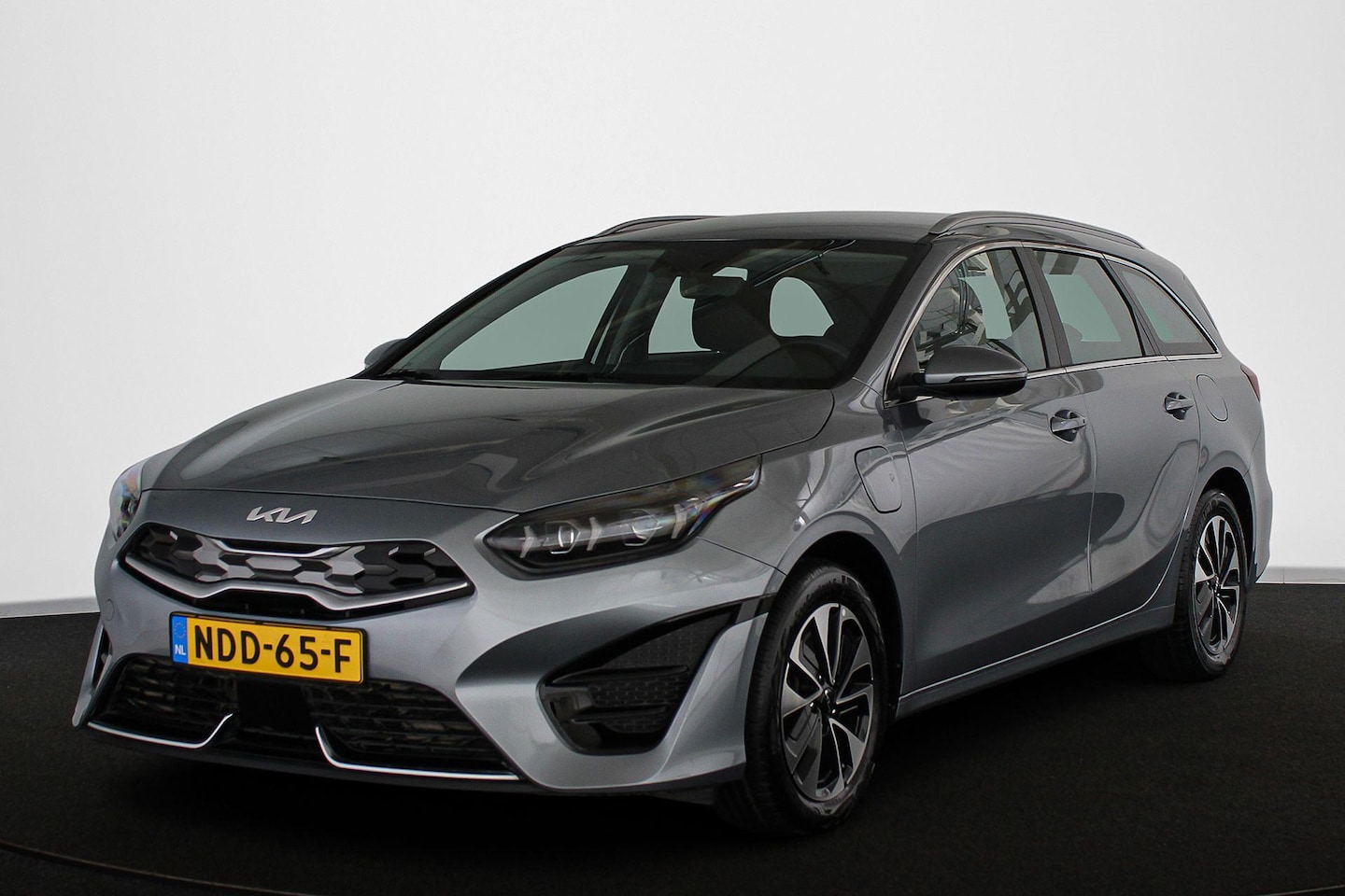 Kia Cee'd Sportswagon - Ceed 1.6 GDI PHEV DynamicPlusLine Stuur-Stoelverwarming Keyless Camera - AutoWereld.nl