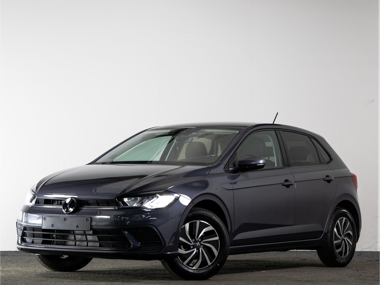 Volkswagen Polo - Life Edition 1.0 TSI 95pk | Climate control | Camera | Navigatie | App-Connect | LED | - AutoWereld.nl