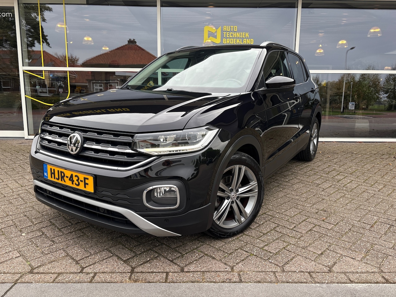 Volkswagen T-Cross - 1.0 TSI Life | Camera | PDC | LED | CarPlay | Stoelverwarming | - AutoWereld.nl
