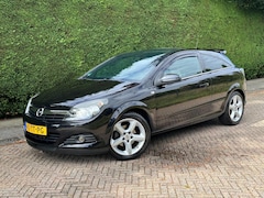 Opel Astra GTC - 1.8 Executive /XENON/CRUISE/PDC/STOELVERWARMING/