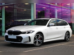 BMW 3-serie Touring - 330i xDrive Innovation pack / M Sport PRO Automaat / Panoramadak / Trekhaak / Sportstoelen
