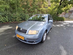 Skoda Fabia Combi - 1.4-16V Elegance LEUKE AUTO RIJDT EN SCHAKELT GOED
