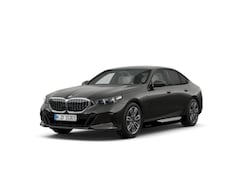 BMW 5-serie - Sedan 530e M Sport Edition | Travel Pack