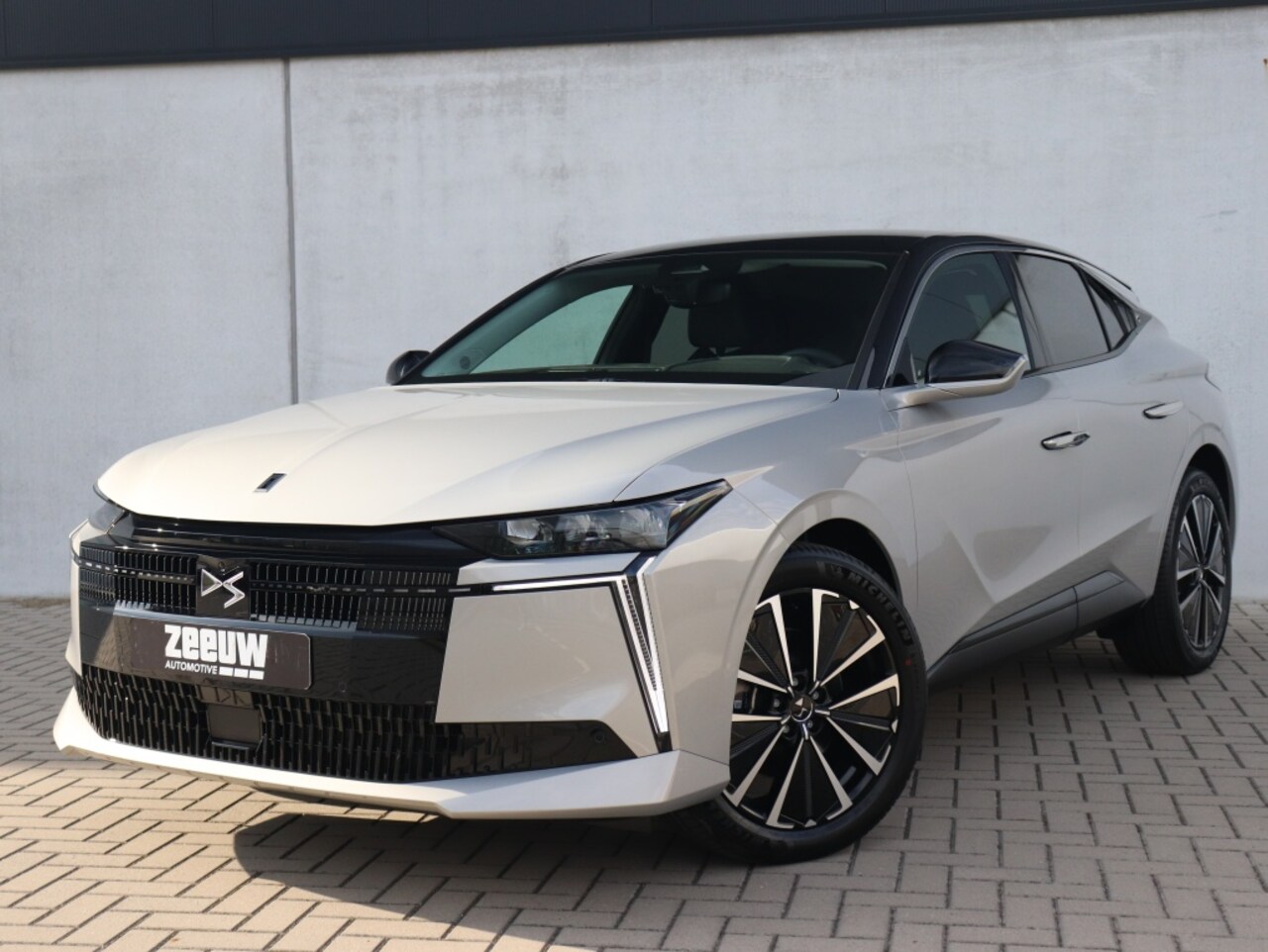 DS 4 - Automobiles N°4 E-Tense 157 KW Pallas - AutoWereld.nl