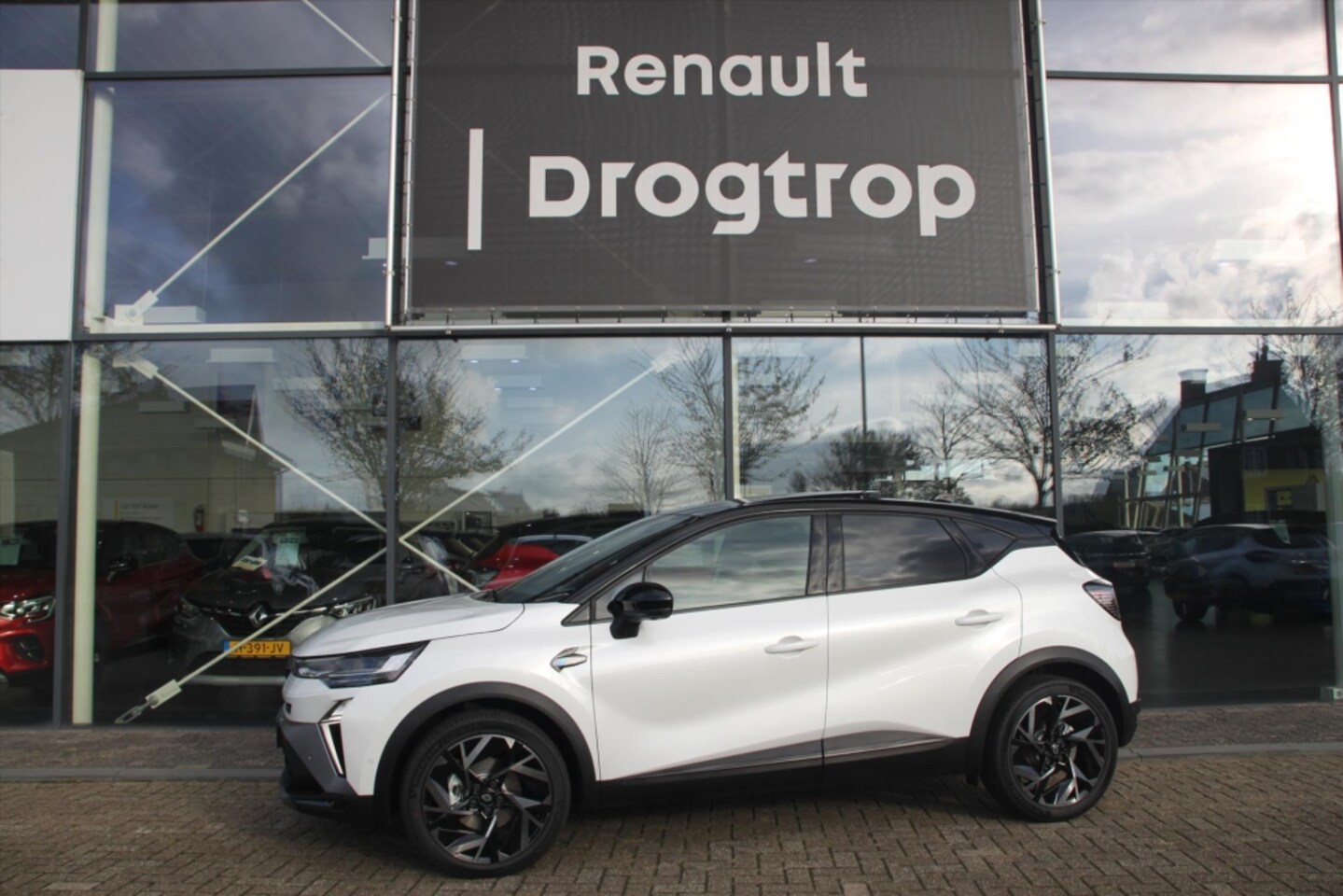 Renault Captur - 160PK-HYBRID-ESPRIT ALPINE-GLASDAK-NORM €.40.085,= - AutoWereld.nl