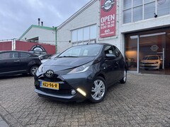 Toyota Aygo - 1.0 VVT-i x-cite panorama dak | camera | airco van €8250 naar €7449 IN PRIJS VERLAAGD