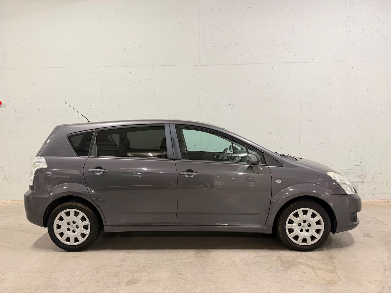 Toyota Verso - 1.8 VVT-i Luna 7p. Automaat Airco Cruise Clima APK NAP - AutoWereld.nl