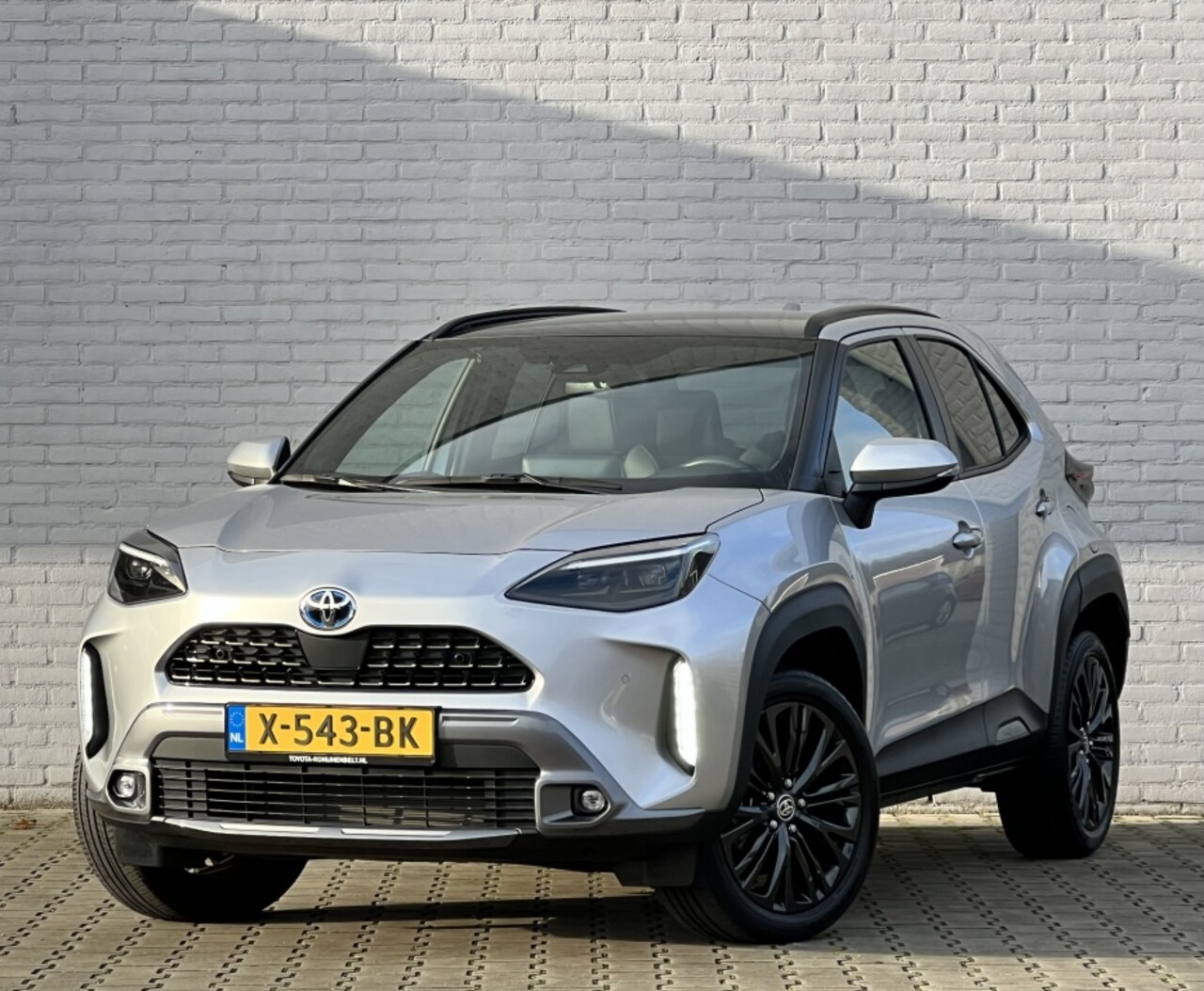 Toyota Yaris Cross - 1.5 Hybrid Adventure Automaat | Pano | Matrix | Navi | PDC v+a - AutoWereld.nl