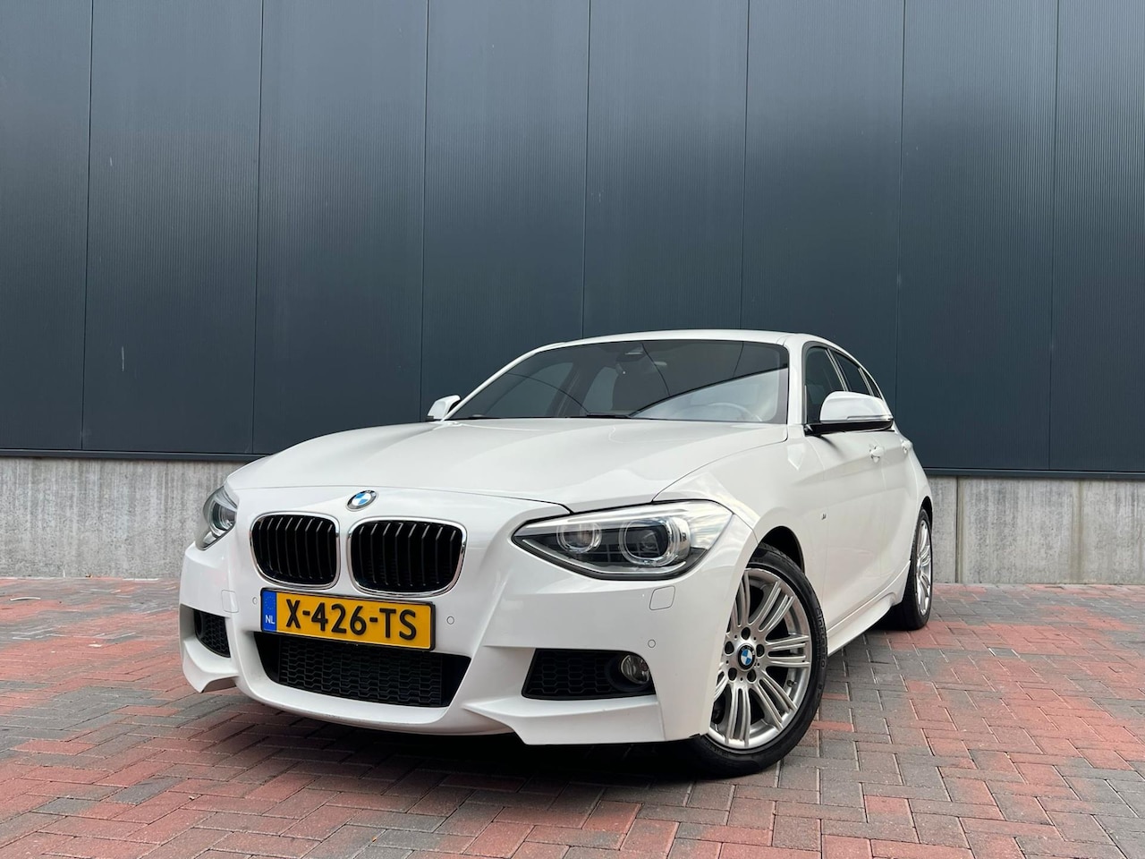 BMW 1-serie - 125i M-Sport * Navi * Cruise * Led * Trekhaak * - AutoWereld.nl