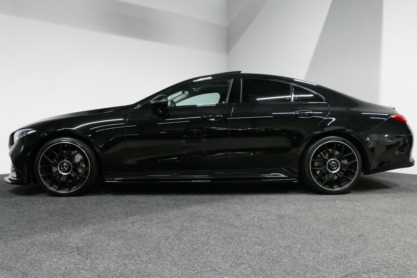Mercedes-Benz CLS-klasse - 450 4MATIC AMG Line / CLS63 AMG Diffuser / Panamericana Grille / Maxton Design Bodykit / S - AutoWereld.nl