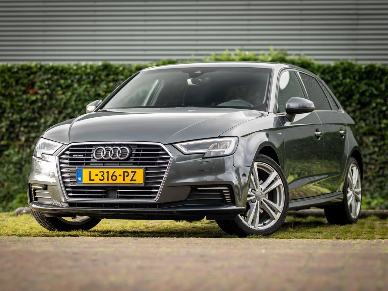 Audi A3 Sportback - 1.4 e-tron Sport S-Line 204Pk Automaat (BANG&OLUFSEN AUDIO, CAMERA, KEYLESS ENTRY, MASSAGE - AutoWereld.nl