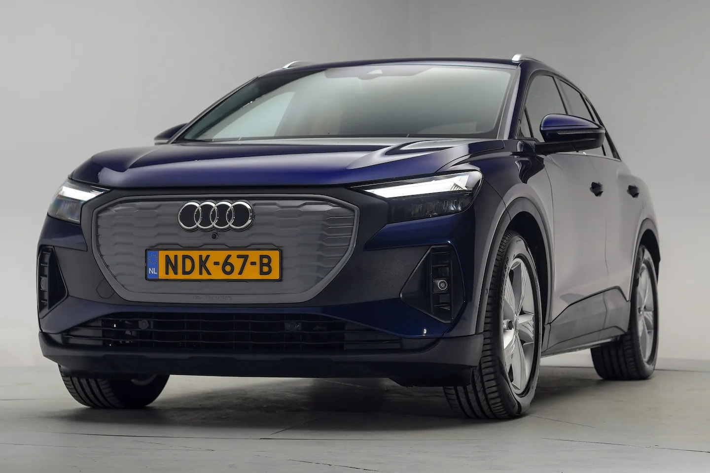 Audi Q4 e-tron - 45 e-tron quattro Executive 3-fase [ Leder Trekhaak Head-up ] - AutoWereld.nl