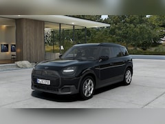MINI Countryman - E / Blackyard / Blackyard / 18" Asteroid Spoke