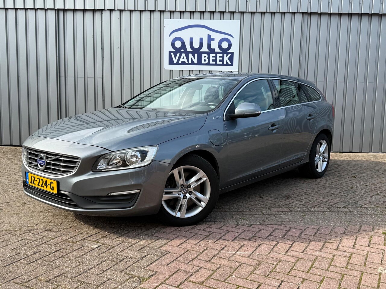 Volvo V60 - 2.4 D5 Twin Engine Lease Edition|Export - AutoWereld.nl