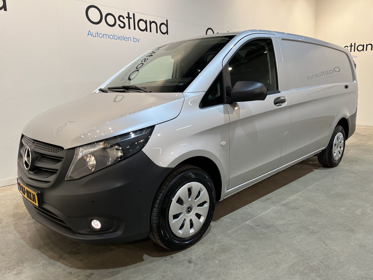 Mercedes-Benz Vito - 116 CDI Lang Automaat / Euro 6 / Airco / Cruise Control / Camera / CarPlay / Navigatie / 3 - AutoWereld.nl