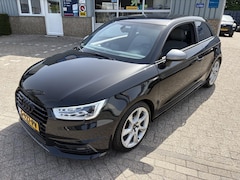 Audi A1 - 1.0 TFSI 95pk S Line Edition - Navigatie - Parkeersensoren