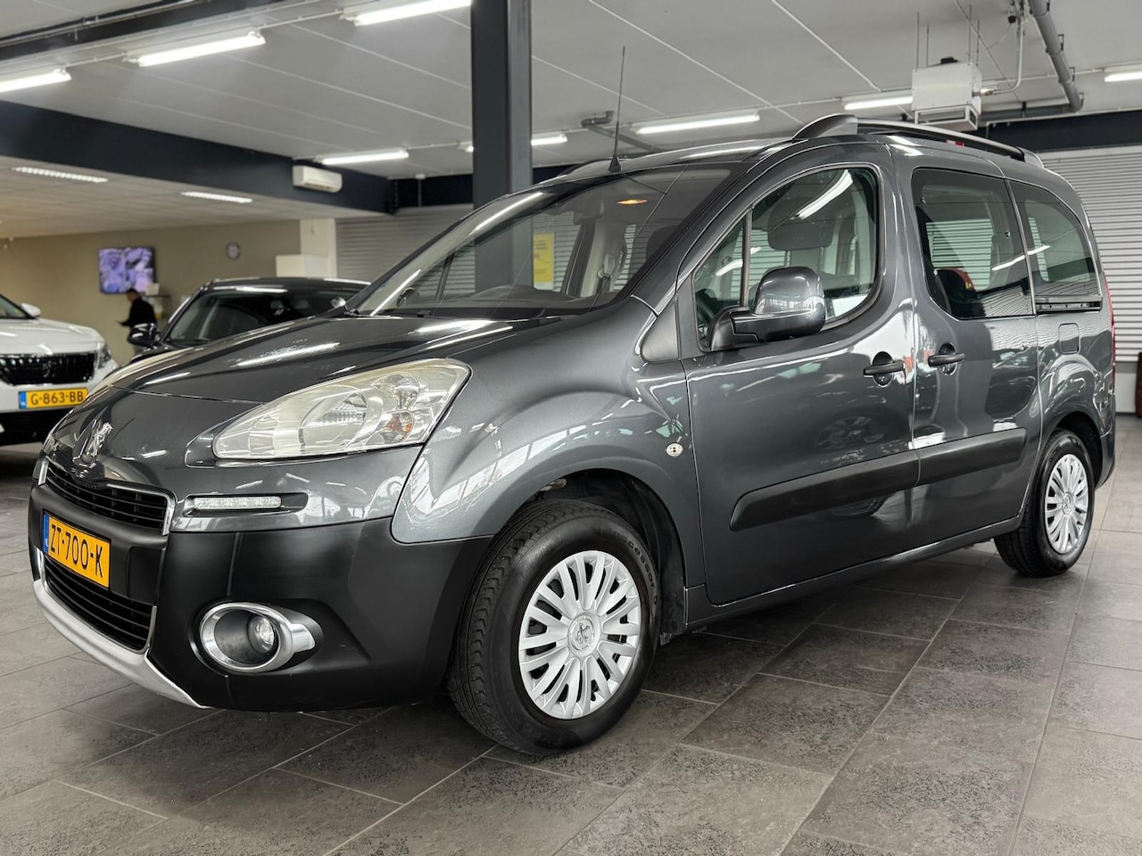 Peugeot Partner Tepee - 1.6 VTi Access navigate airconditioning cruise controle elektrische pakket trekhaak - AutoWereld.nl