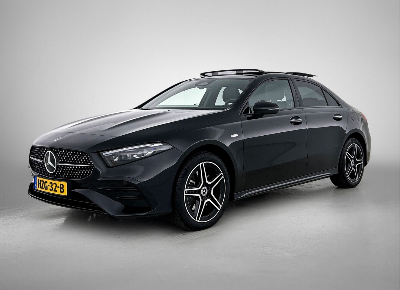 Mercedes-Benz A-klasse - 250 e Business Solution AMG | Trekhaak | Nightpakket | parkeerpakket met achteruitrijcamer - AutoWereld.nl