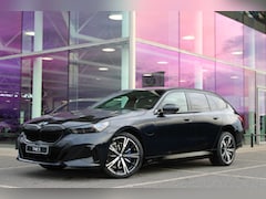 BMW 5-serie Touring - 530e M Sport Automaat / Panoramadak / Trekhaak / Stoelventilatie / Parking Assistant Plus