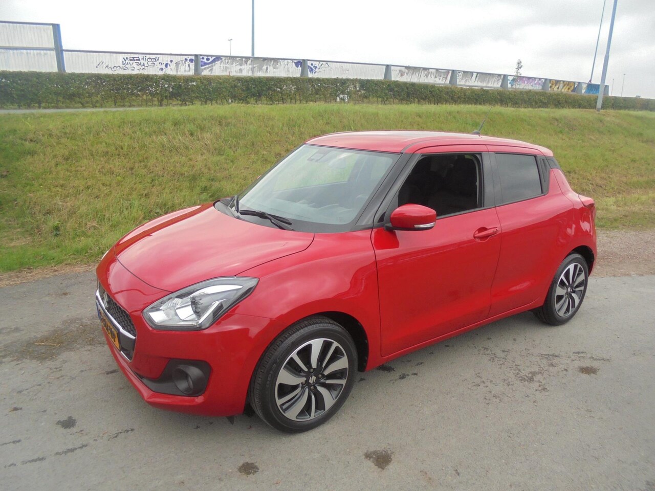 Suzuki Swift - Suzuki swift 1.2 Hybrid 5 deurs airco ecc lmv pdc 91.000km - AutoWereld.nl